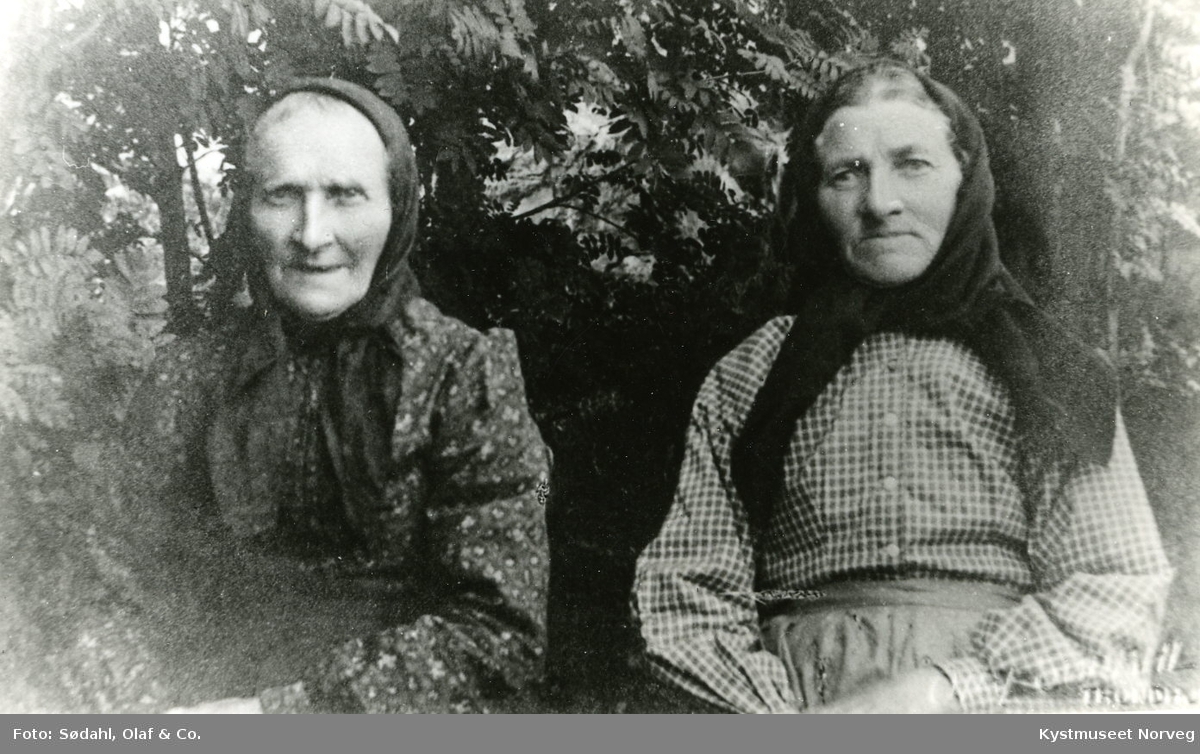 Søstrene Oline og Anna Mattisdatter