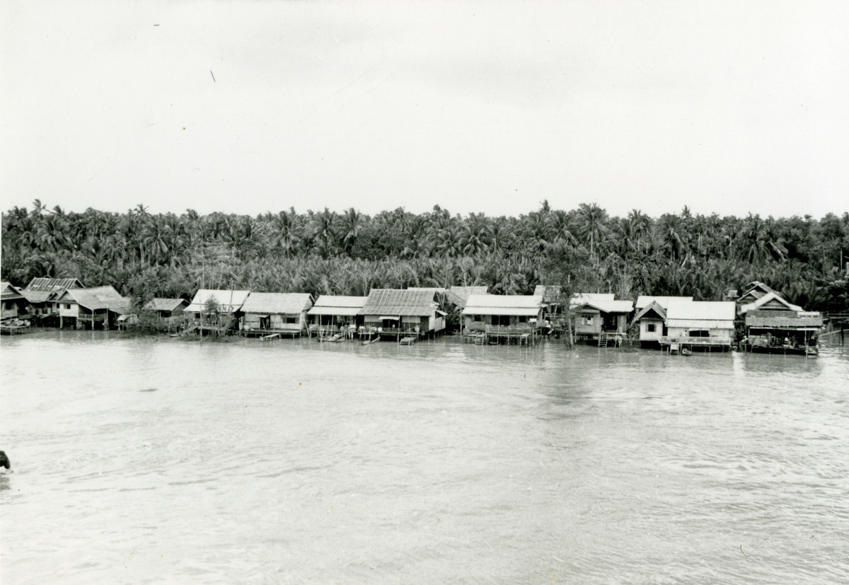 T/S 'Kingsville' (b.1956, Lithgows Ltd., Port Glasgo)  på Filippinene.