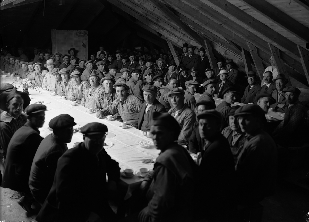 Taklagsfest i Börjegårdarna, Börjegatan, Uppsala 1936