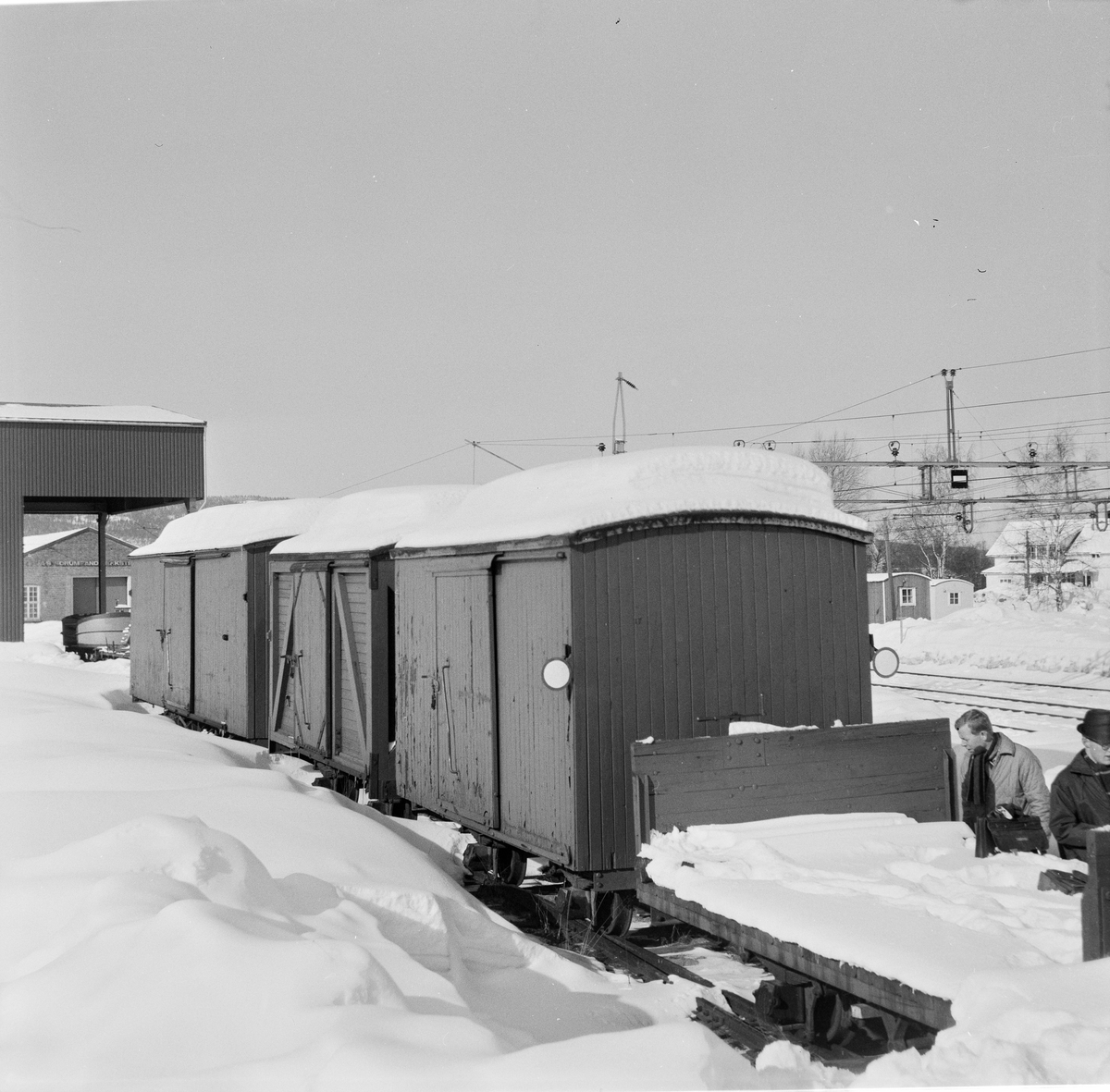 Hensatte godsvogner på Sørumsand Verksteds område.