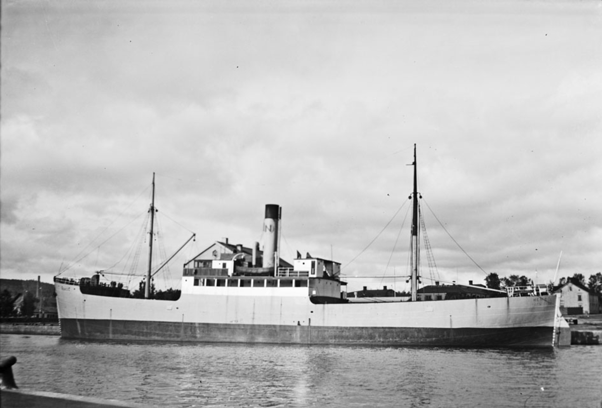 Ägare:/1938-57/: Rederi AB Nord-Sverige. Hemort: Härnösand ...