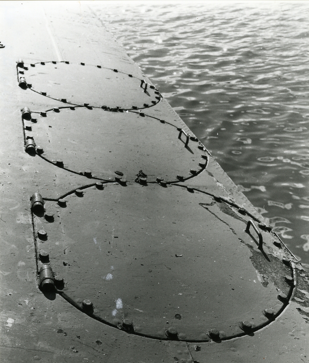 Foto visande minbrunnar ubåten "Näcken".