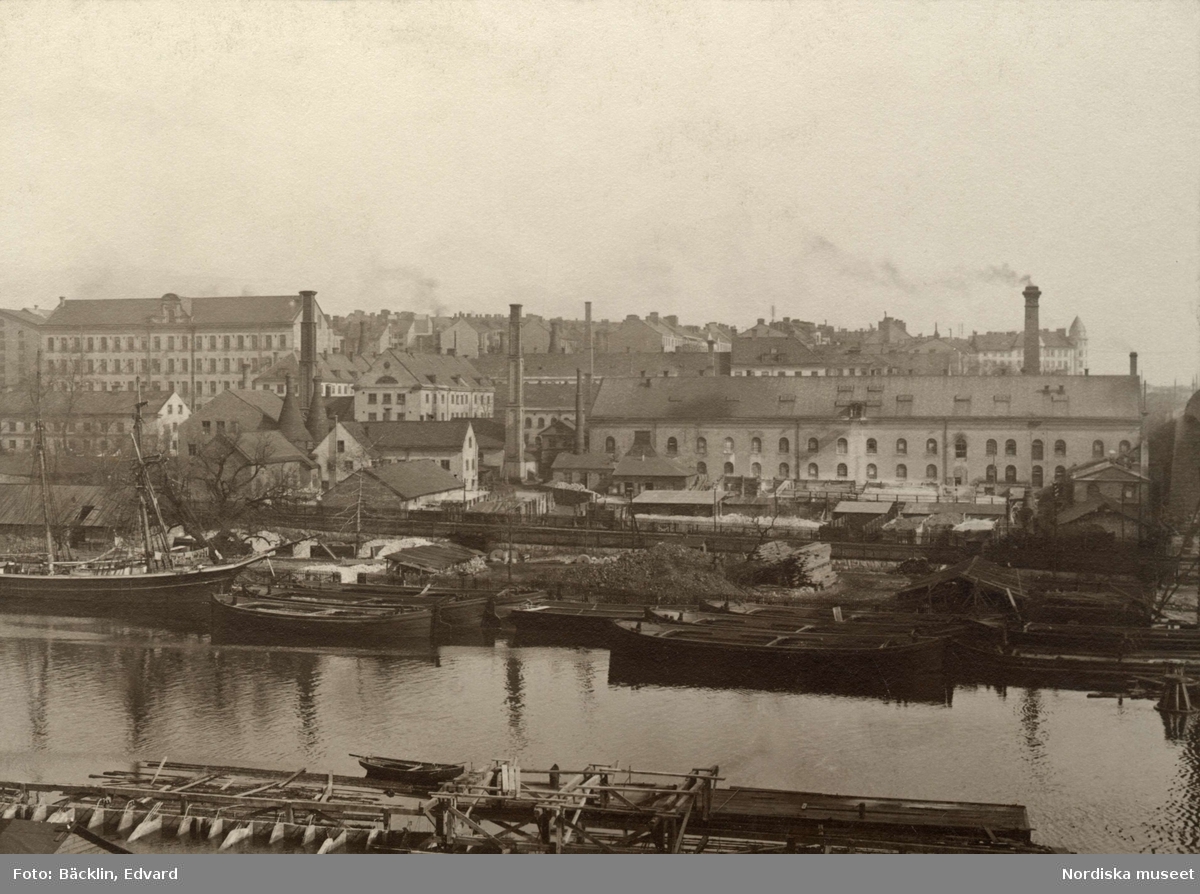 Rörstrands fabrik vid Karlsbergskanalen, sedd från Kungsholmssidan 1907