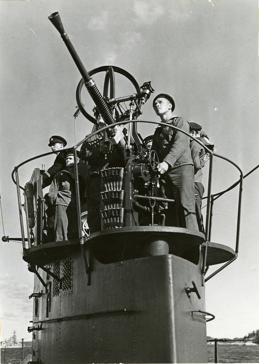 2,5 cm automatkanon på ubåt.