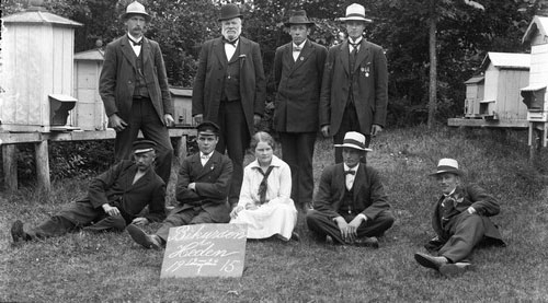 Deltagare i biodlarkursen på Heden i Svarteborg år 1915