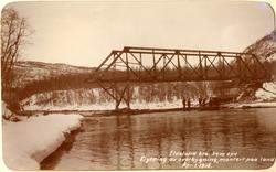 "Elvelund bro. 34 m.spv. Flytning av overbygninh, montert pa