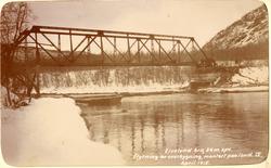 "Elvelund bro. 34 m. spv. Flytning av overbygning, montert p