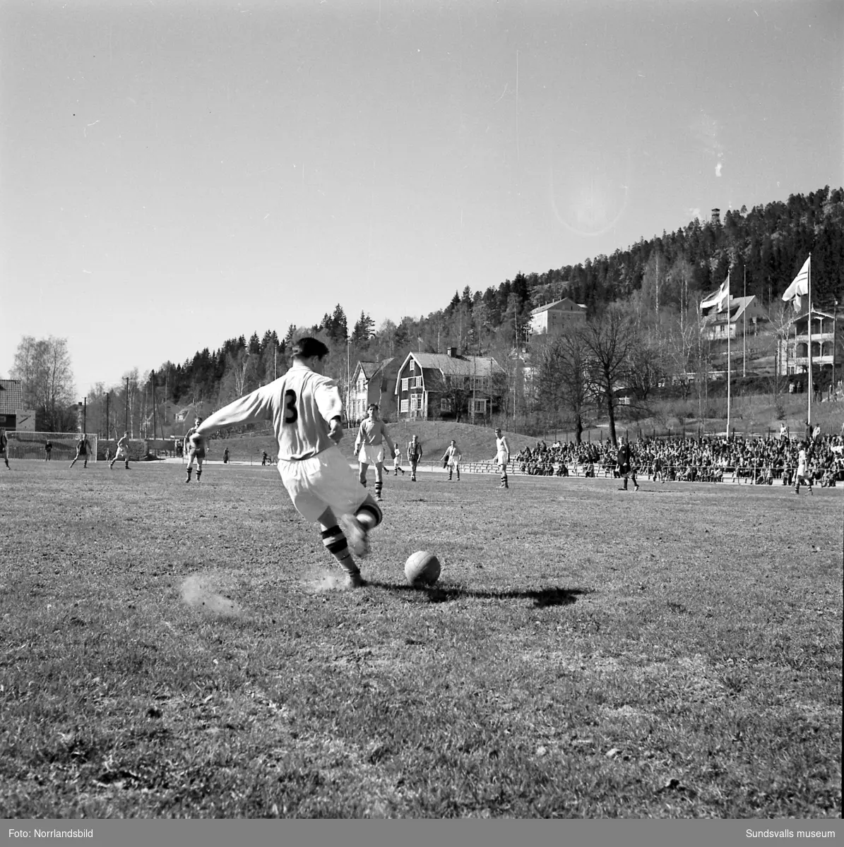 Fotbollspremiär i Idrottsparken.