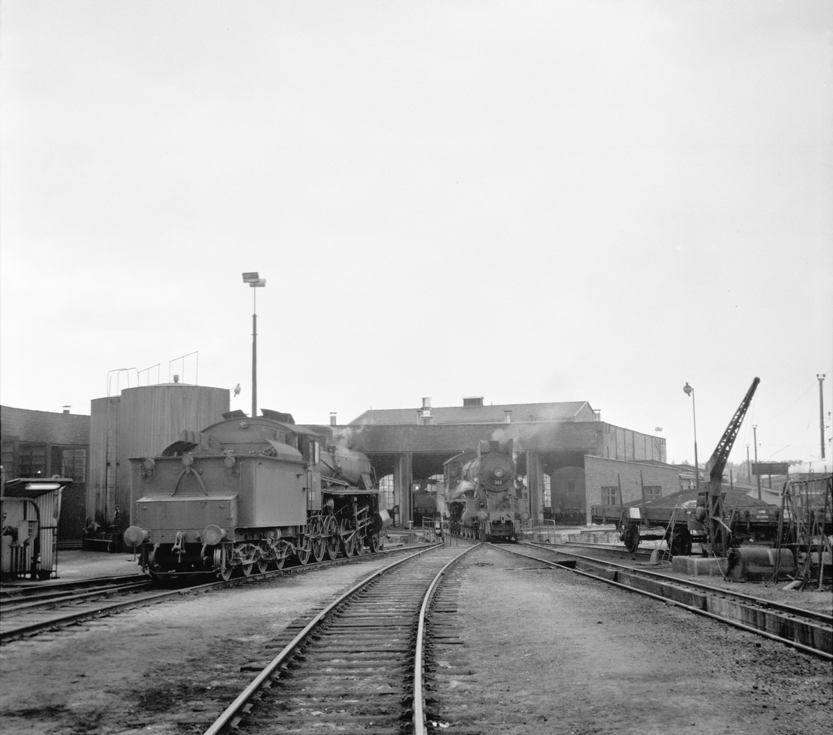 Damplok 26a 217 og 30b 362 ved lokstallen på Hamar.