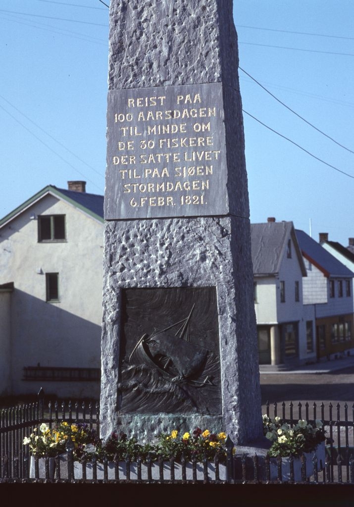 Andenes, minnestein etter omkomne i 1821.