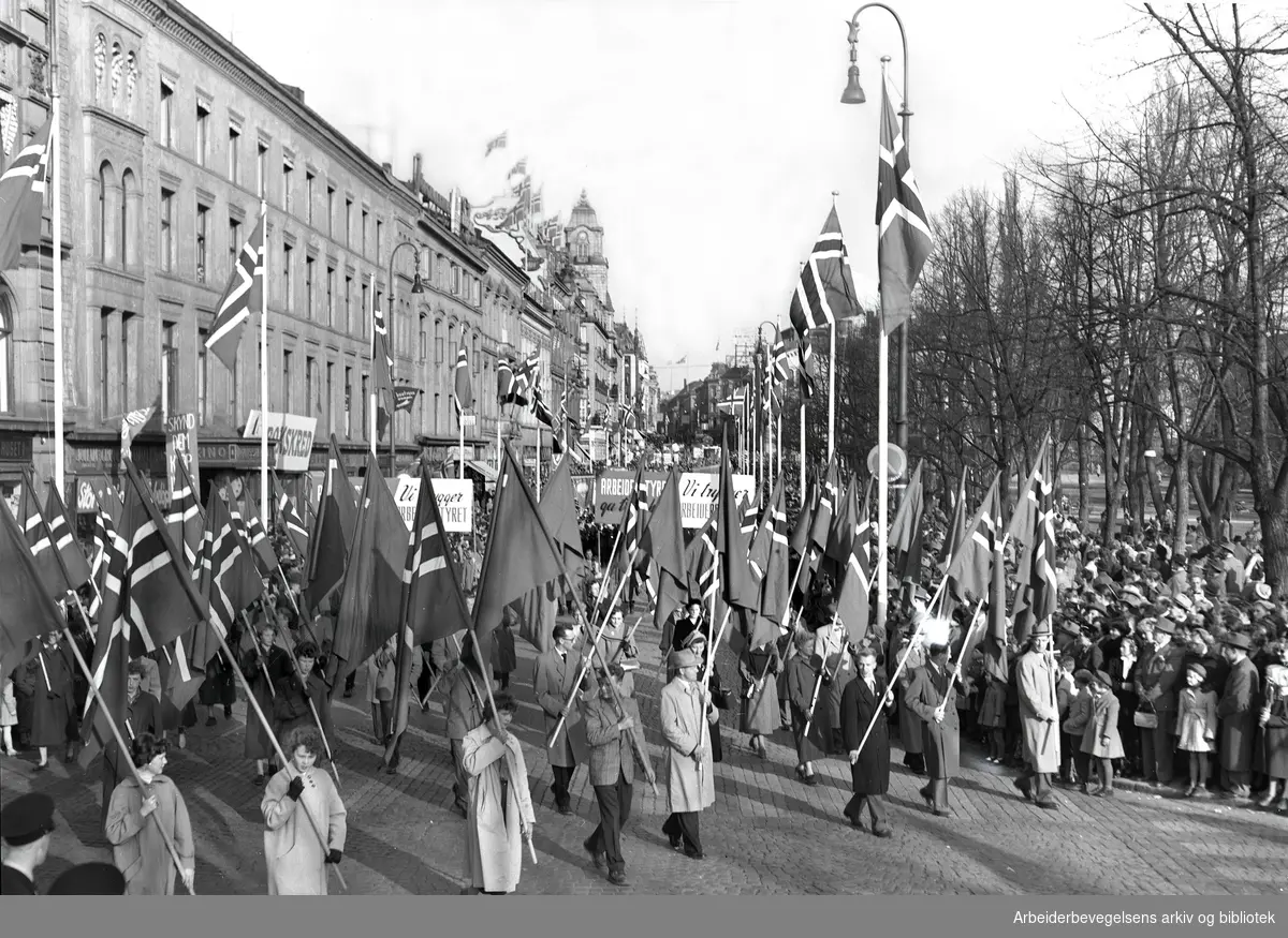 1. mai 1955.Demonstrasjonstoget...