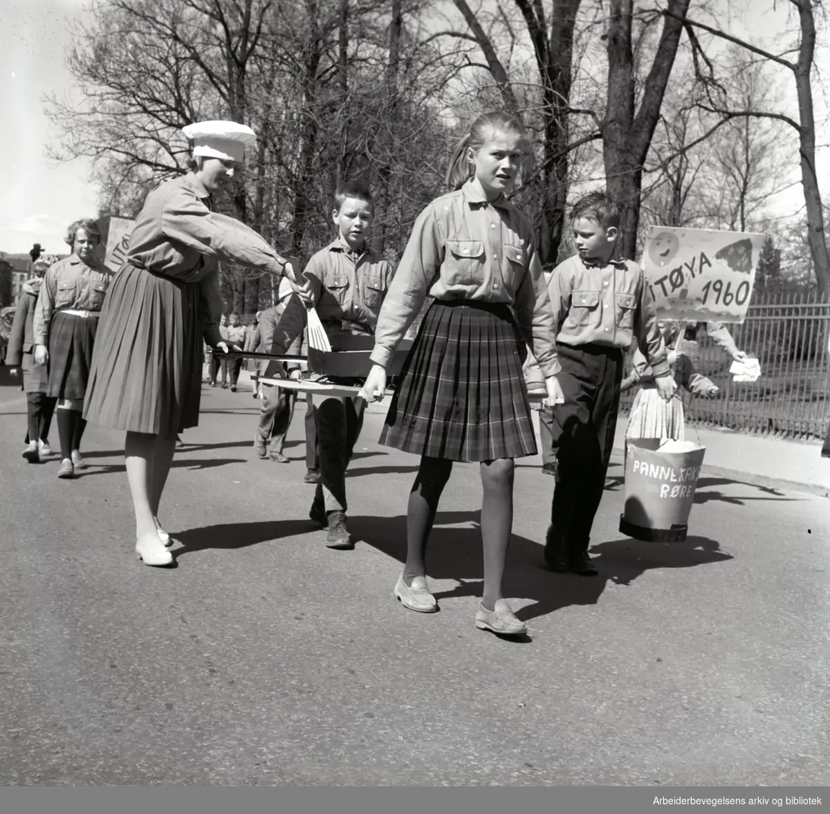 1. mai 1960 i Oslo.Framfylkingens tog...