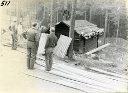 Museumsansatte på kurs i vedlikehold og behandling av gamle 