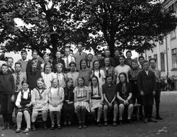 Klassebilde. Lillehammer folkesskole 1925. Lærer og elever.