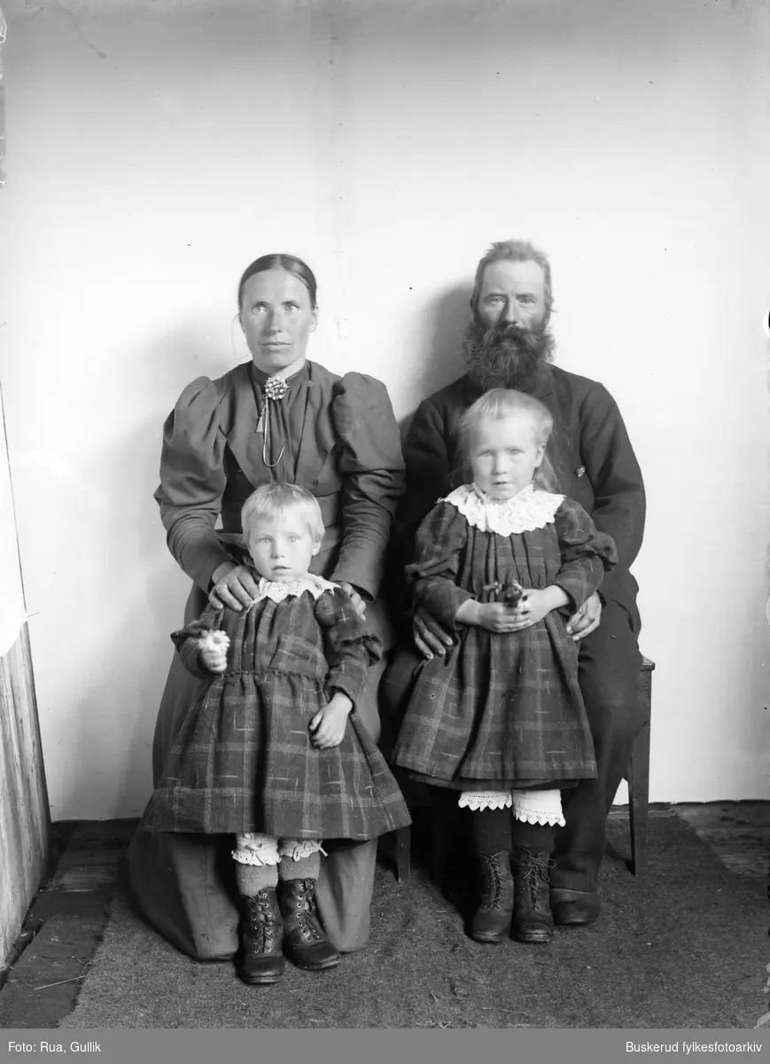 Erik Østerud m/fam. Eiker 1898