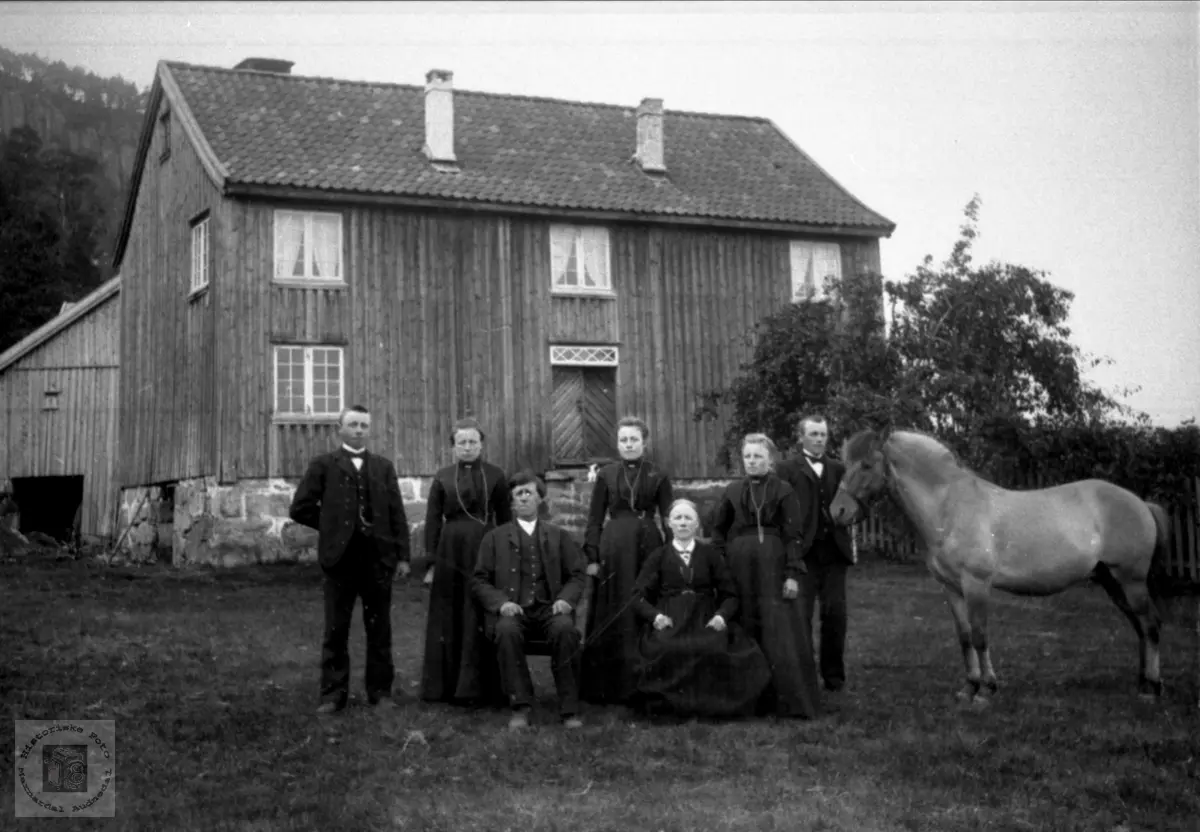 Familiebilde fra Bjerland i Bjelland.