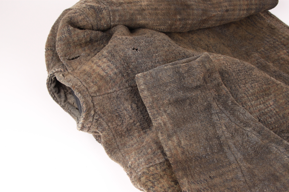En jakke i rutemønstret vadmel brukt av Fridtjof Nansen.