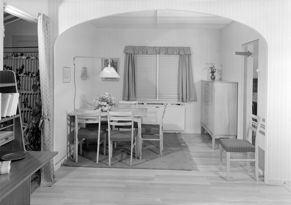 Boligutstilling, "Ønskehuset", Hamar Kunstforening, interiør, innredning, møbel, 1950-tallet. Spisestue, lampe,