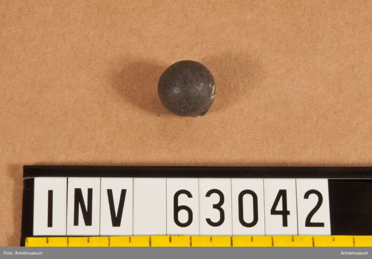 Grupp F II.
14,85 mm zinkkula (zinkskrot). 1878. Till 8,3 cm försökskanon.