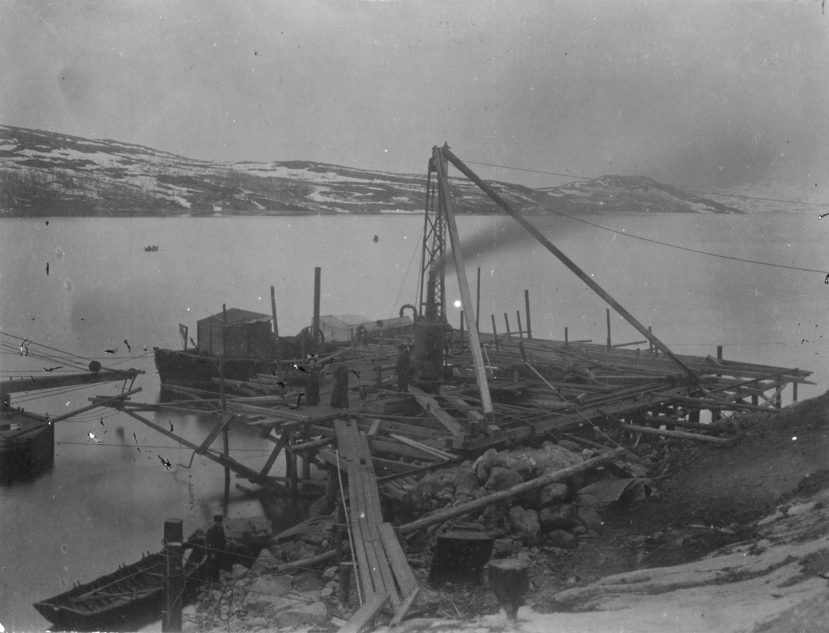 Bygging i kaiområdet. 6/6 1909.