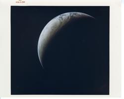 Jorden sett fra Apollo 4.  Apollo 4 var den første ubemanned