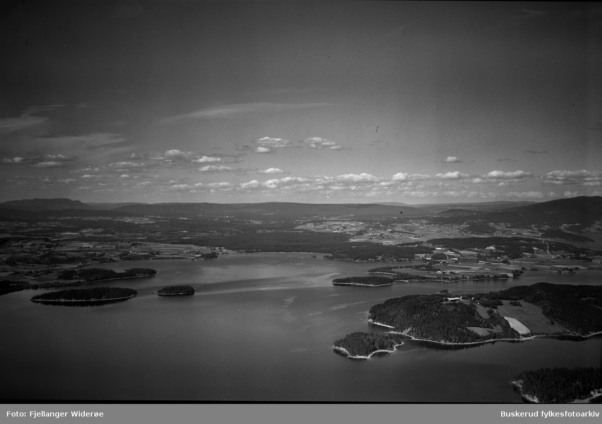 Røyse, Sælabånn, Rytterager, mot Sundøya, Storøya, Svartøyene, Tyrifjorden
1950