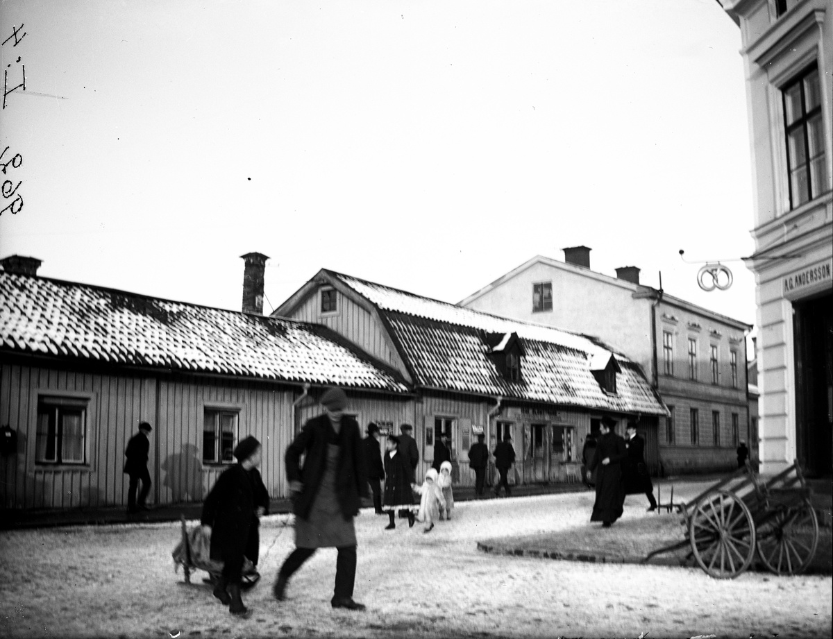 Lilla torget (Hökartorget) med Hofgrens gård. Fotograf: E. Sörman Fotokopia finns