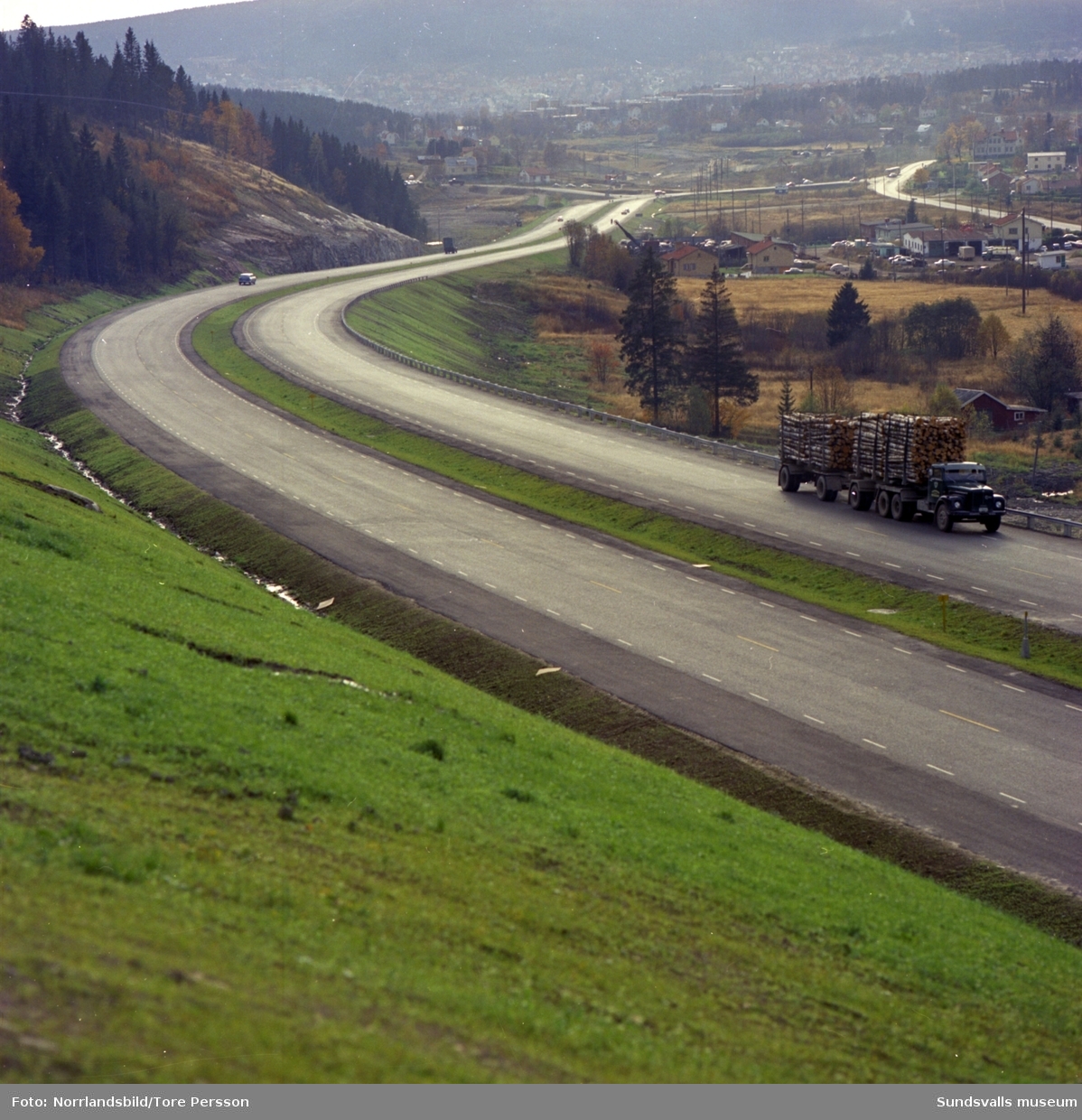 Bilder av den färdiga första delen av motorvägen mellan Bydalen och Birsta.