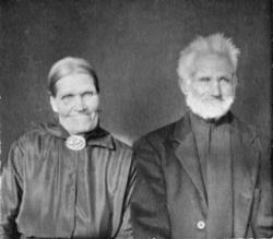 Portrettbilde, eldre mann og kvinne.