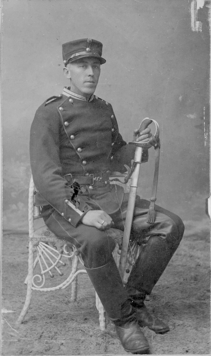 Kristian Wennevold i uniform.