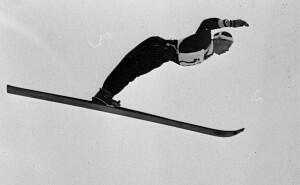Birger Ruud hopper på ski.