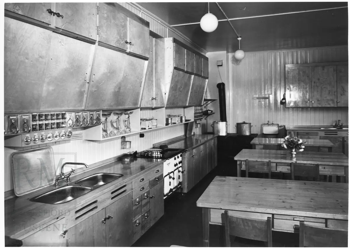 Kjøkkenet i en skolebygning på Dælen, Solvang skole.