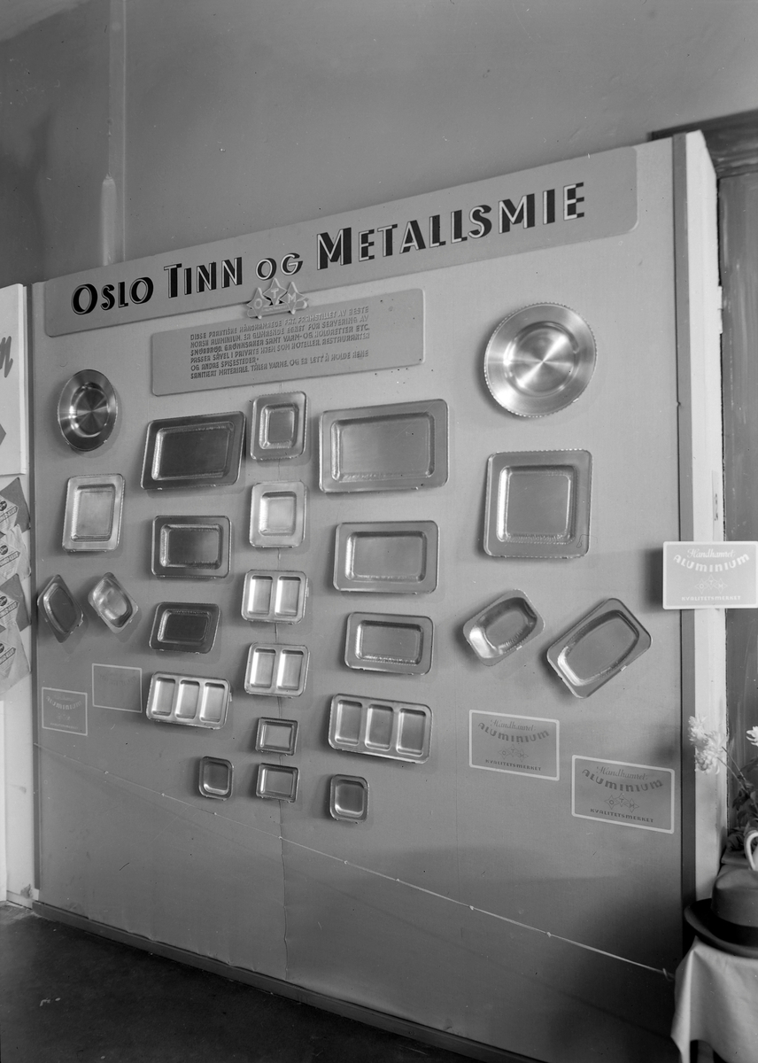 Husmormessen 1953, Stand for  Oslo Tinn og Metallsmie