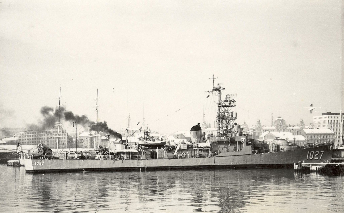Enkeltbilde. USS John Willis, prototype til Oslo-klasse fregatt. Fregatt av DEALEY-klasse. Bildet er tatt i januar 1962.