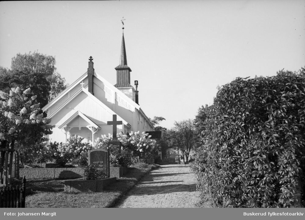 Hønefoss kirke, sett fra baksiden