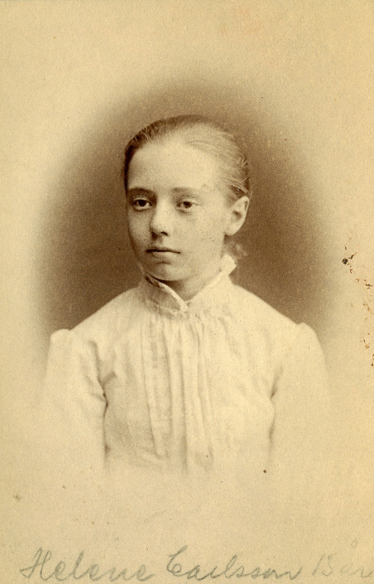 Porträtt av Helena Carlsson (Afzelius som gift) som ca 15åring.