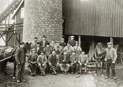 Arbeidere ved Torp Bruks Teglverk, 1910.