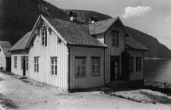"195" "Telefonstasjon, Øksendalen" "-49" .Bildet er nummerer