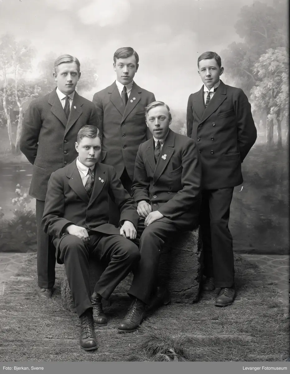 Gruppebilde av menn - Levanger Fotomuseum / DigitaltMuseum