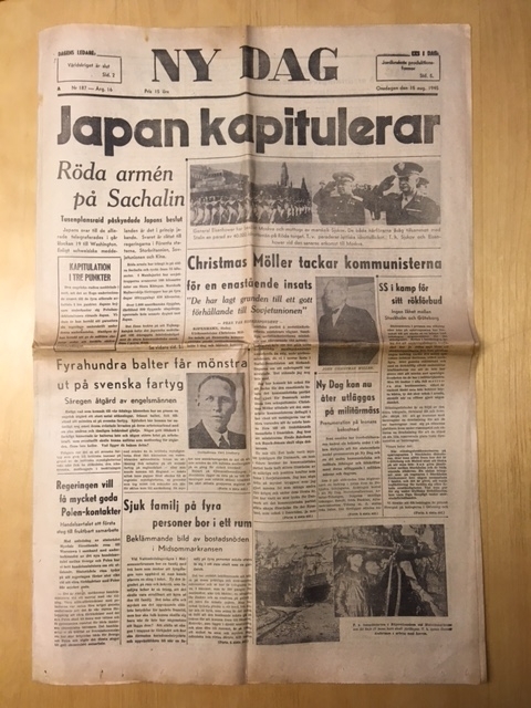 Första sida med dominerande rubrik: "Japan kapitulerar".