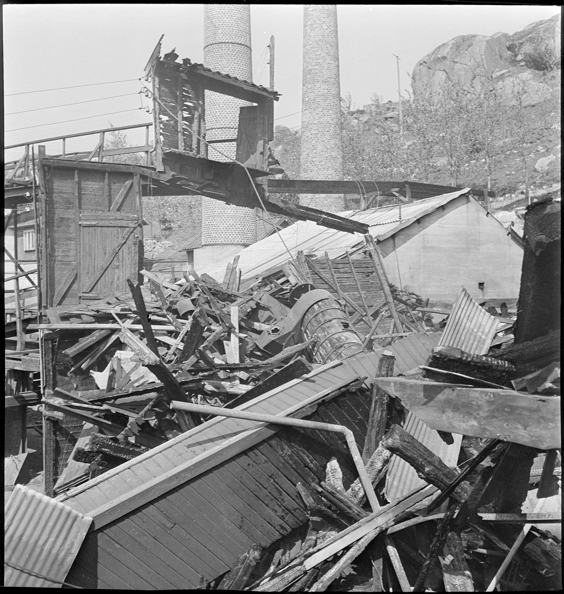 Ruinene etter Egersund sildoljefabrikk etter brannen i 1948.