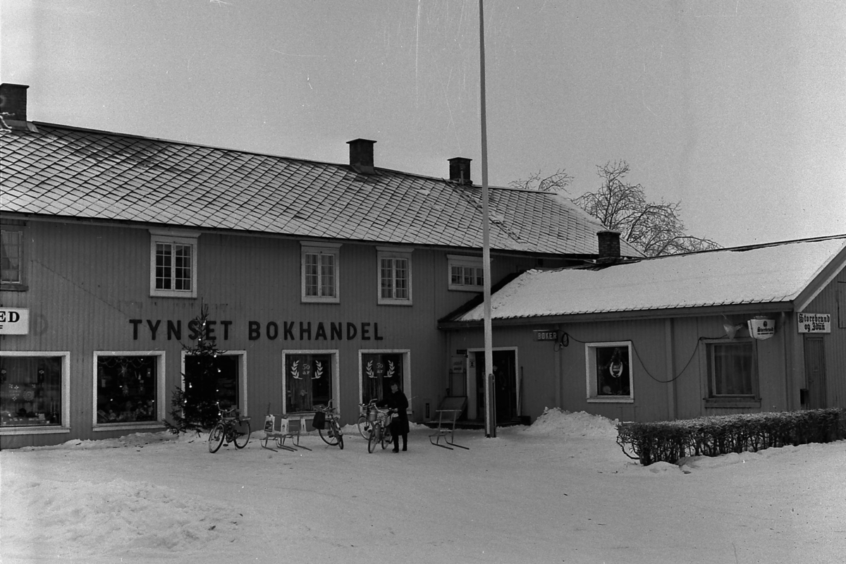Tynset Bokhandel, "Strømseng-gården", Butikk, Spark, Sykkel