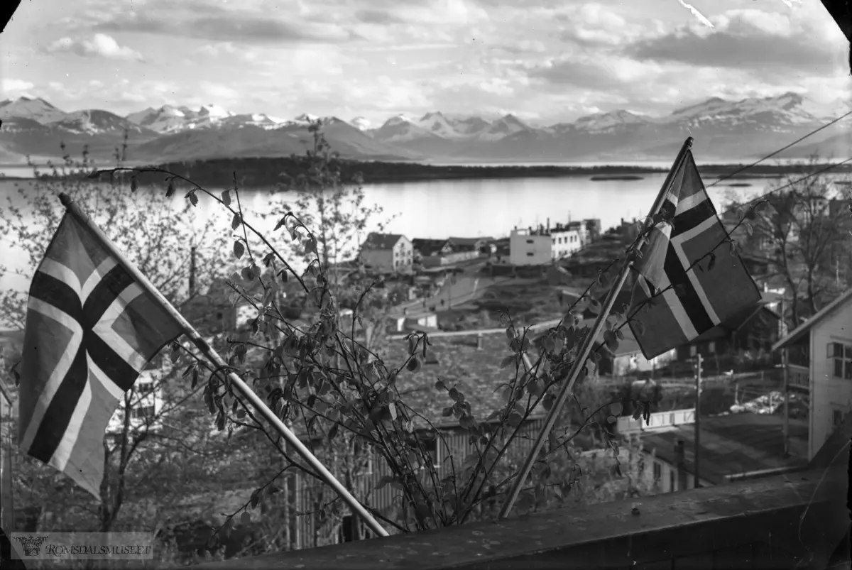 "Frigjøring 1945".