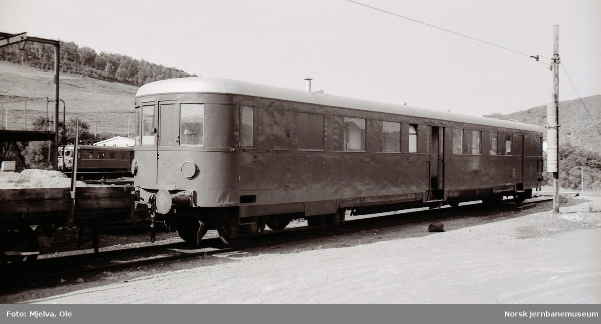 Internvogn, tidligere motorvogn litra Cmdeo 10 nr. 18296, på Egersund stasjon