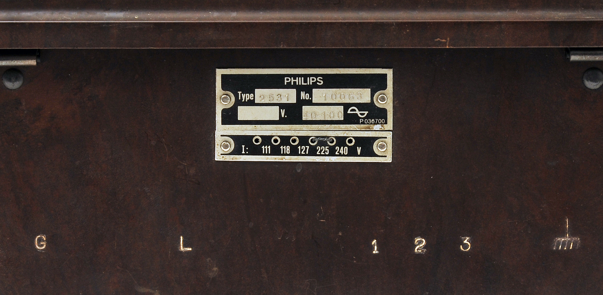 Radio med høyttalere, PHILIPS type 2531 