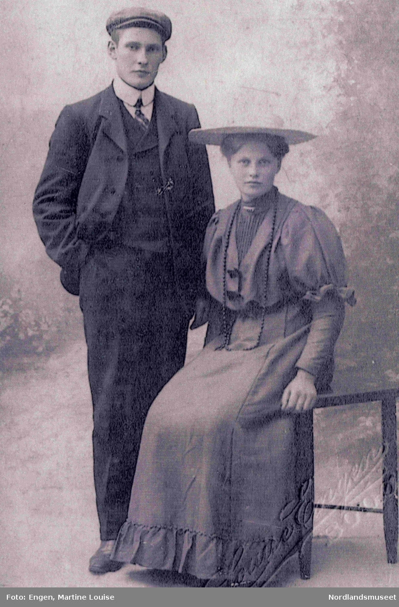 Portrett av ungt par. Emil Sverdrup Olsen (1889) og Olga Hansine Marie Johansdtr. (1889)