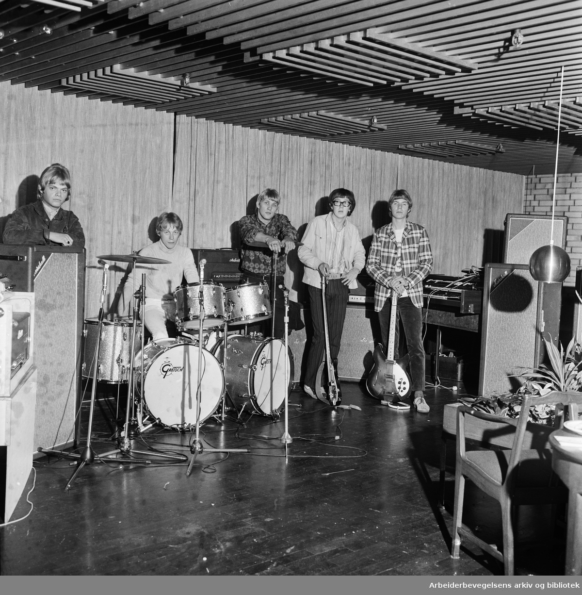 Tha Vanguards. Fra venstre: Freddy Lindquist, Leif Hemmingsen, Bjørn Nordvang, Johnny Sareussen og Terje Rypdal. September 1966.