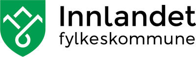 Logoen til Innlandet fylkeskommune består av et grønt våpenskjold med hvite streker som symboliserer fjell og Mjøsa i midten.