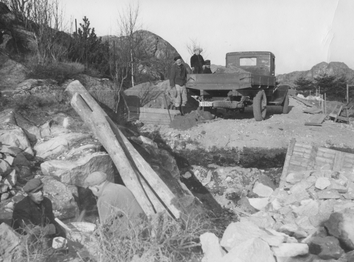 Utgravning av Arne Feylings tomt på Havsø, sommeren 1947.