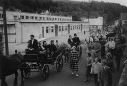 Opptog på vei til Museumsvollen, 29. juli 1951. Her passerer